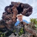 岩と花の美しく神秘的な対話～済州島でのひとこま